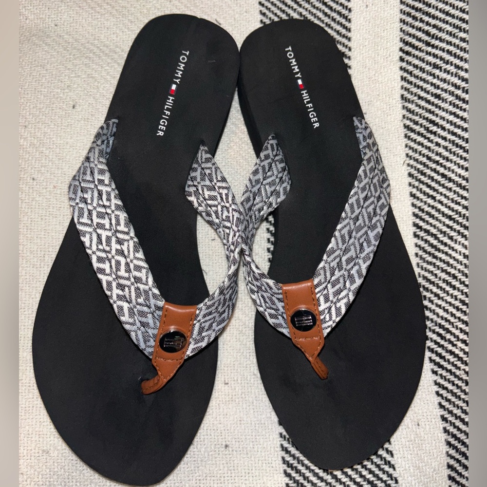 Tommy Hilfiger Sandals NWOT Women’s 8